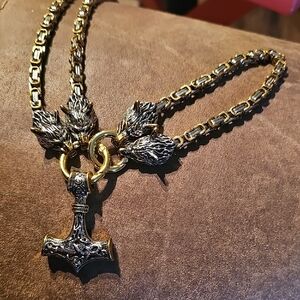 Viking Wolf Head Necklaceand bracelet in Gold and stainless steal